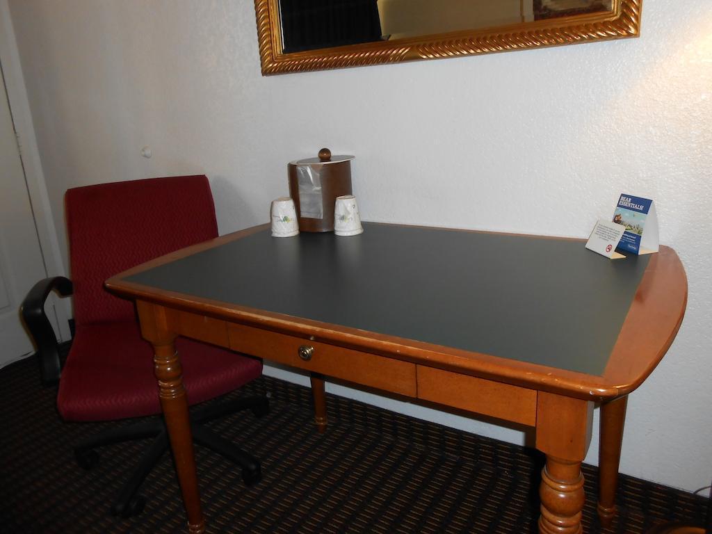 Rodeway Inn Phoenix North I-17 Екстер'єр фото