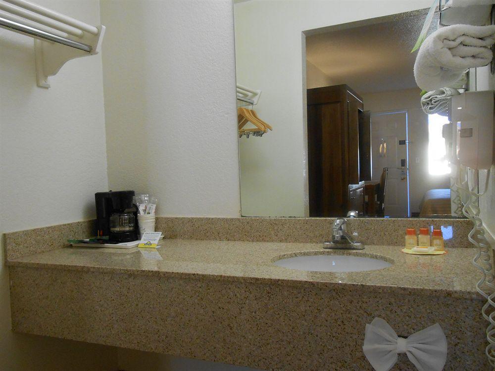 Rodeway Inn Phoenix North I-17 Екстер'єр фото