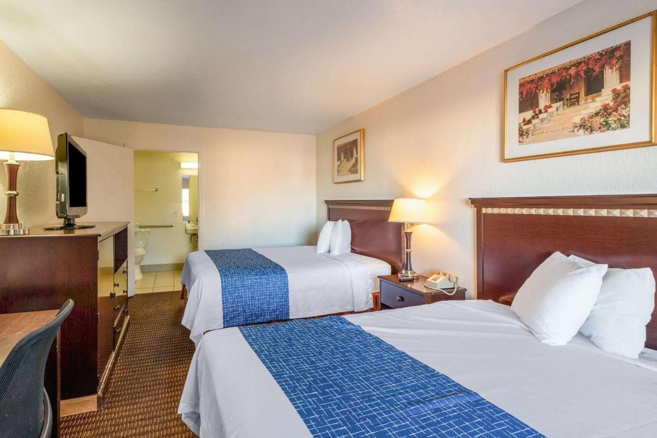 Rodeway Inn Phoenix North I-17 Екстер'єр фото